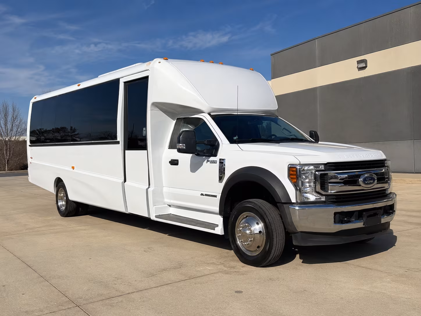 wedding guest shuttle buses in tempe and the east valley